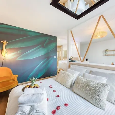 Love Jacuzzi * Montévrain