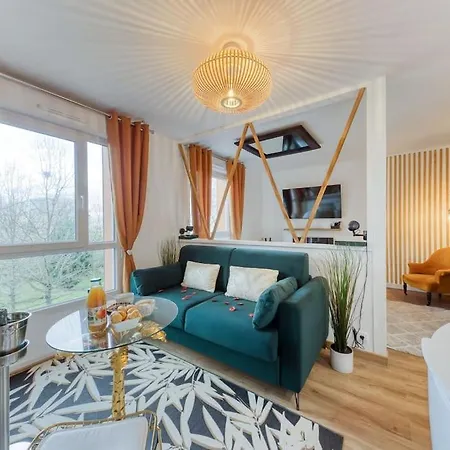 Love Jacuzzi * Montévrain