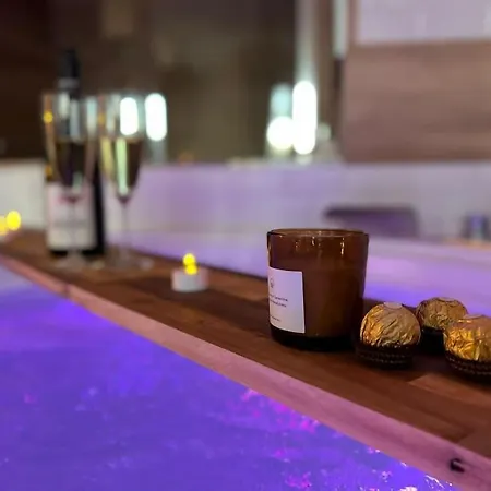 Love Jacuzzi Apartman *