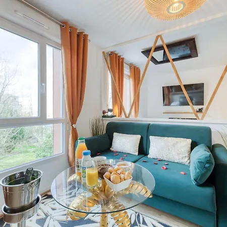 Love Jacuzzi * Montévrain