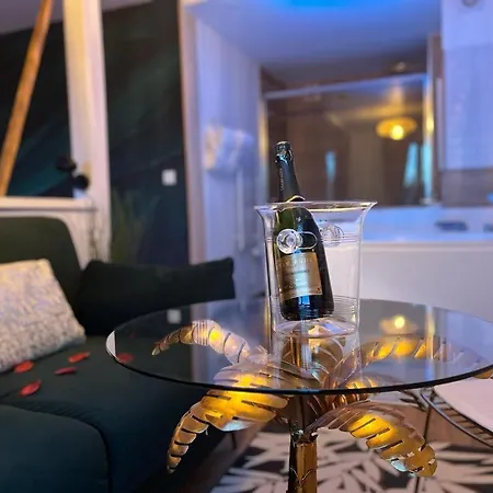 Love Jacuzzi Apartman *